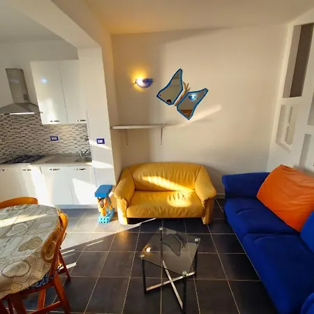 Casa Con Posto Auto Lejlighed *